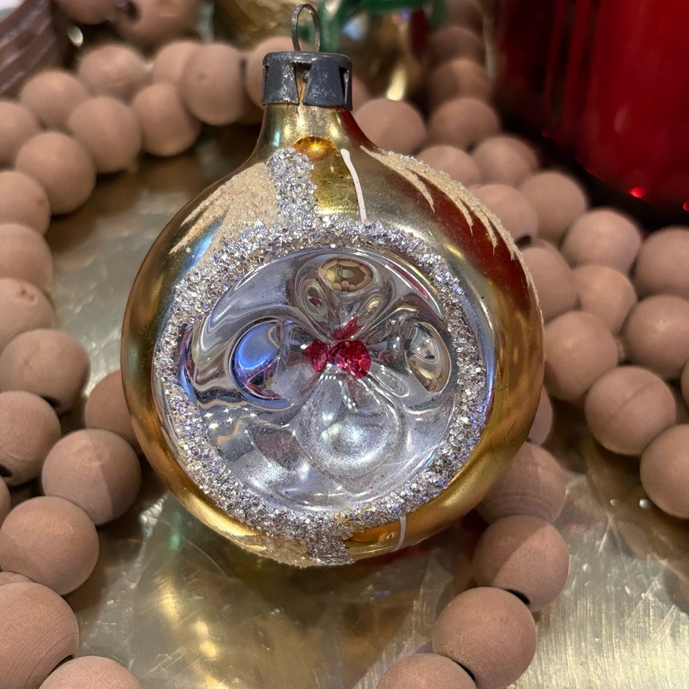 Vintage ornaments set of two